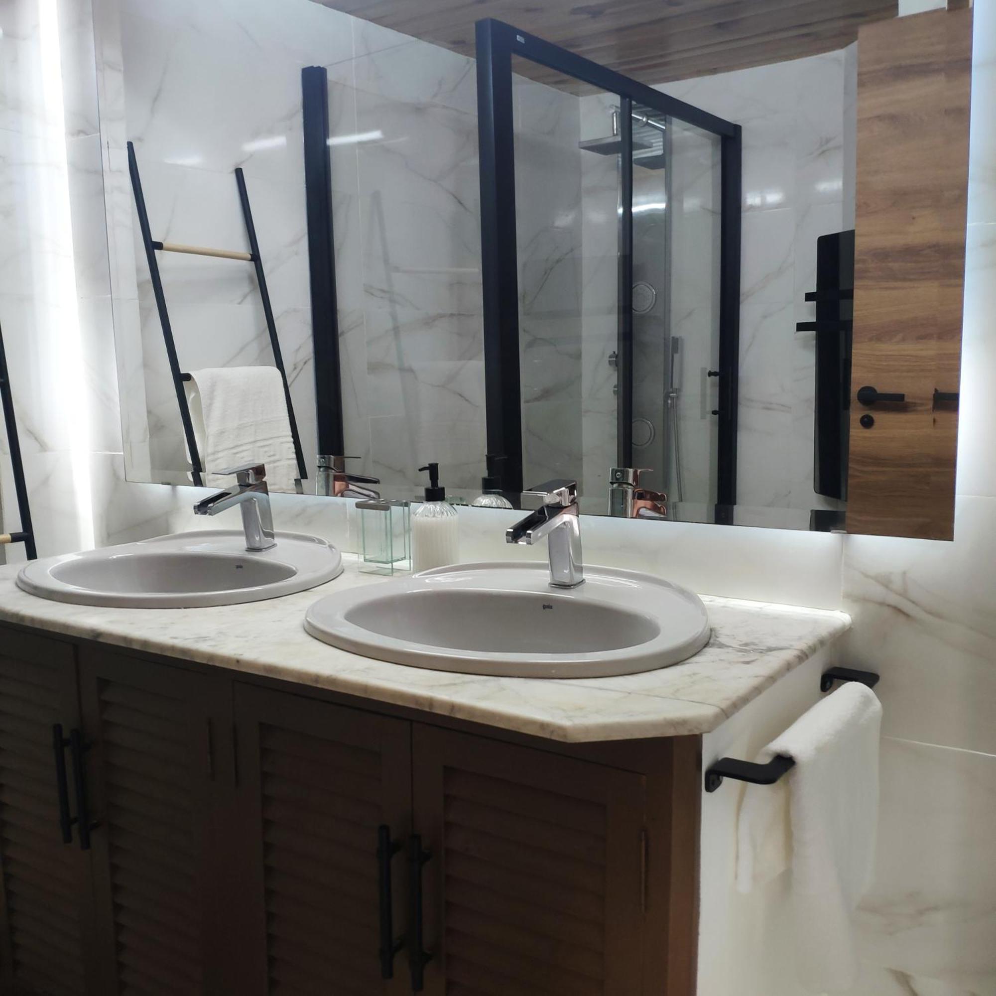 Luxury Jacuzzi Home & Terraces Малага Екстериор снимка